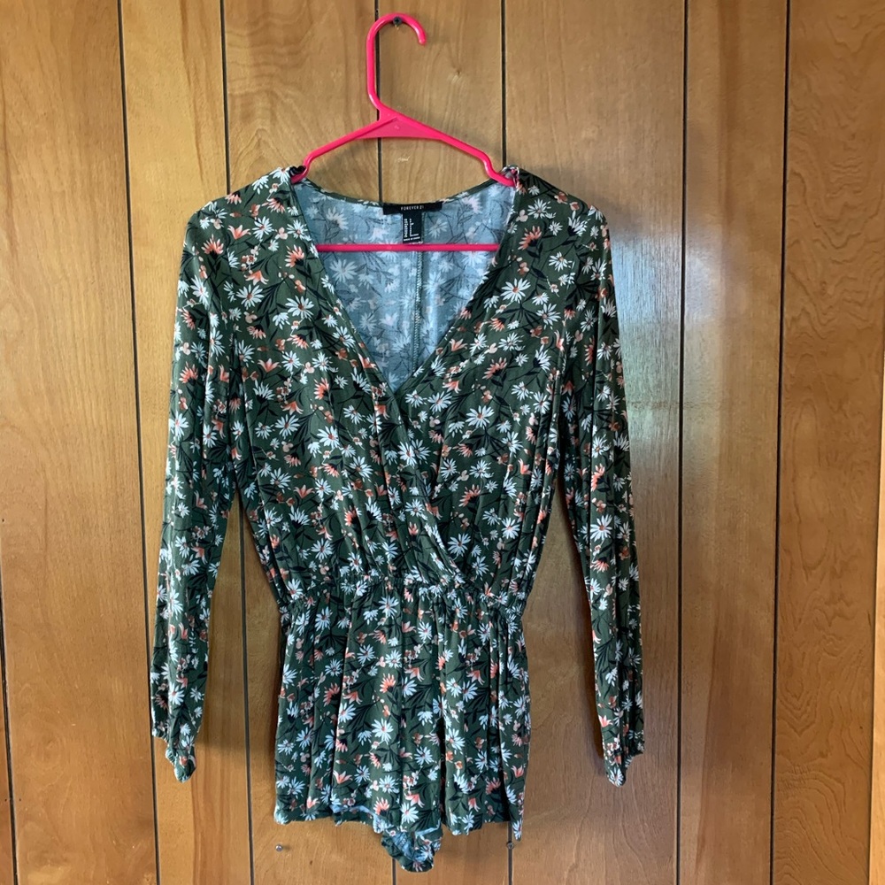 Forever 21 green romper with floral details